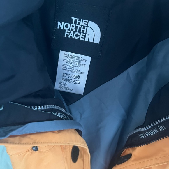 COPY - northface waterproof coat - Picture 4 of 4